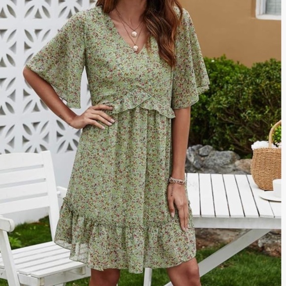 Manydress Dresses & Skirts - 🌟HP🌟Chiffon Floral Ruffle Dress